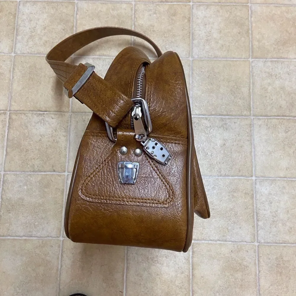 VTG,American Tourister Made In Taiwan Premium Brown Vinyl Duffel Bag